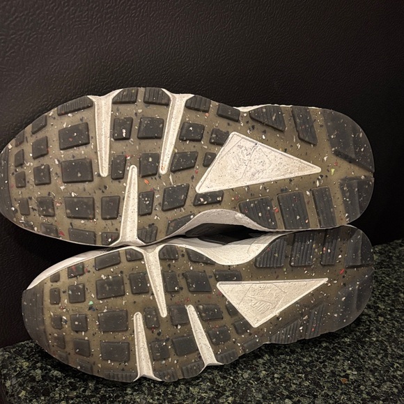 Nike Air Huarache women’s size 8.5 - Picture 6 of 8